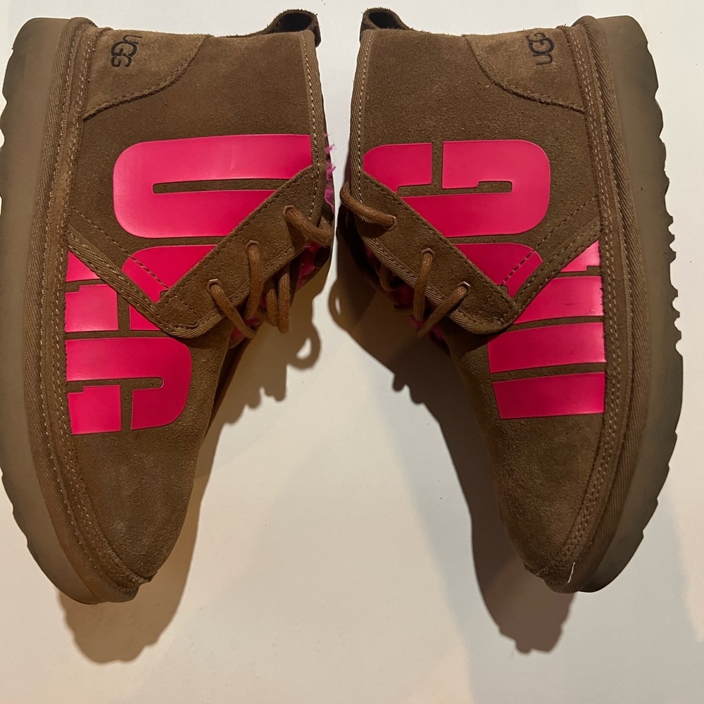 Tan Uggs pink lettering